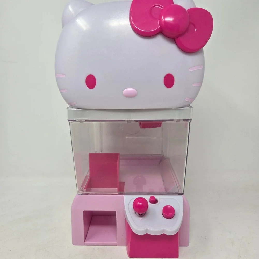 Hello Kitty Claw Machine Jazwares Pink Sanrio Arcade Game‎ with 5 Prize Capsules